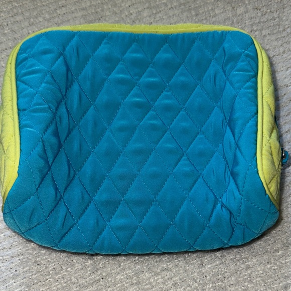 Retired Rare Vera Bradley Key Lime Turquoise Large Cosmetic 8” X 6” - Picture 4 of 6